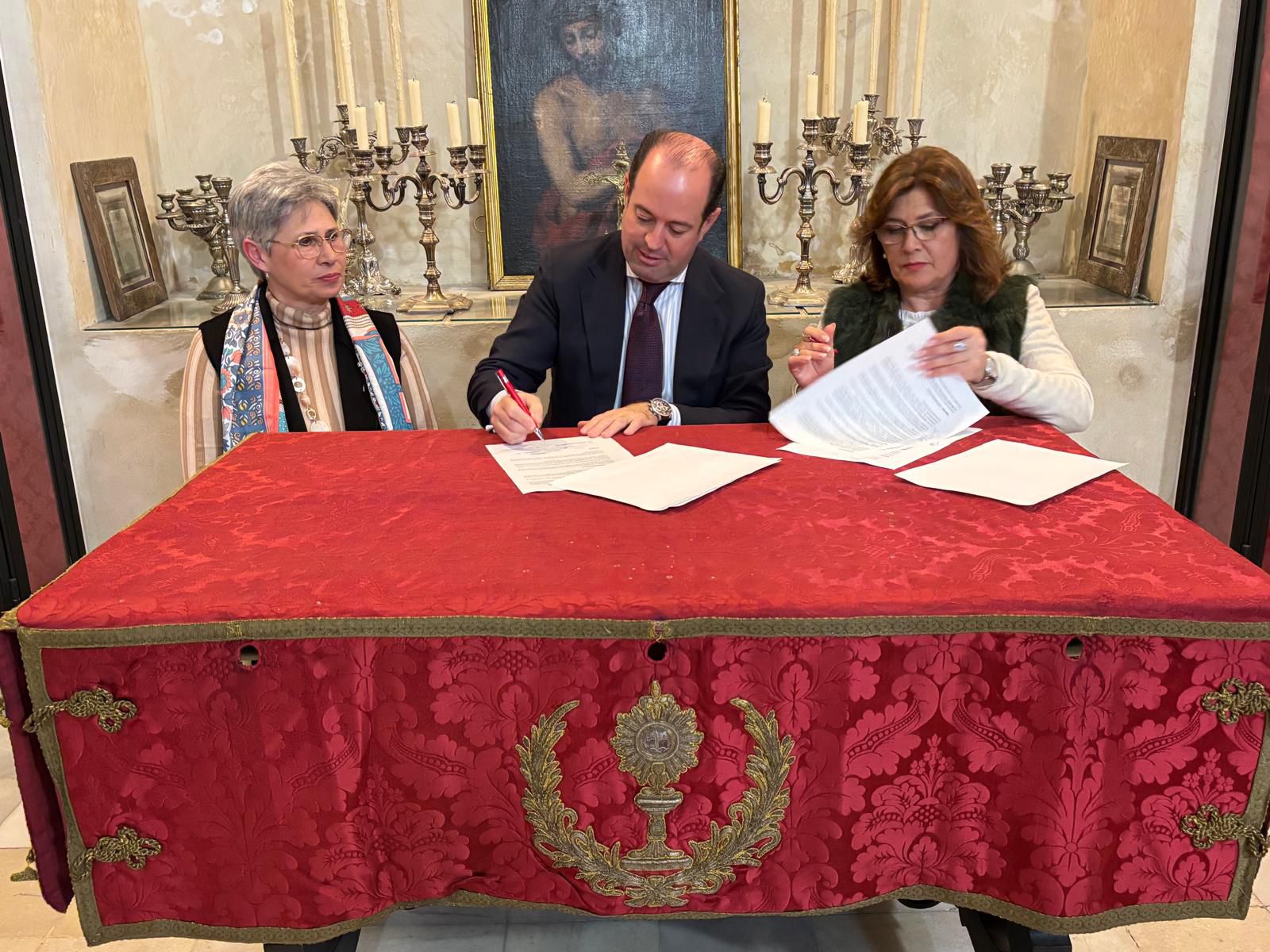 Firmado el contrato para el enriquecimiento del manto azul