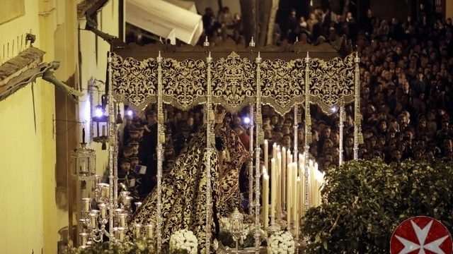 SEVILLA. 20-MARZO-2016. SEMANA SANTA , DOMINGO DE RAMOS, SALIDA DE LA AMARGURA Y NUESTRO PADRE JESUS DEL SILENCIO EN EL DESPRECIO DE HERODES. FOTO : RAUL DOBLADO. ARCHSEV Domingo-de-Ramos-2016