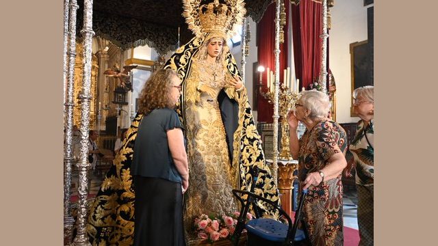 Besamanos extraordinario a la Santísima Virgen